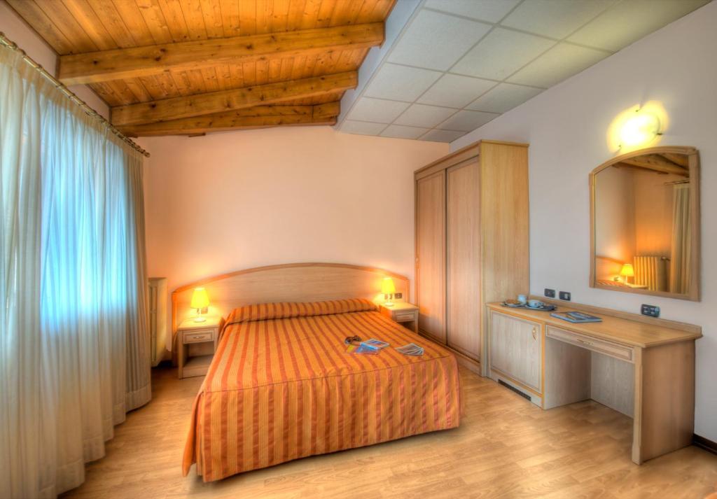 Hotel Residence Dei Fiori Бавено Номер фото