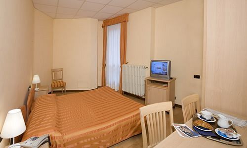 Hotel Residence Dei Fiori Бавено Екстер'єр фото