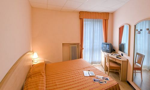 Hotel Residence Dei Fiori Бавено Екстер'єр фото